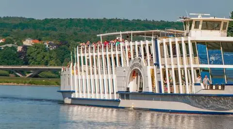 high-temperature-insulation-protection-marine-applications